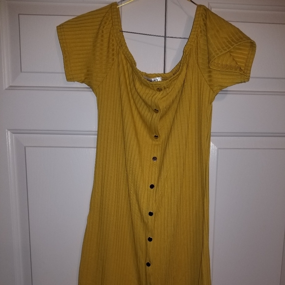 Large dress - Picture 1 of 1